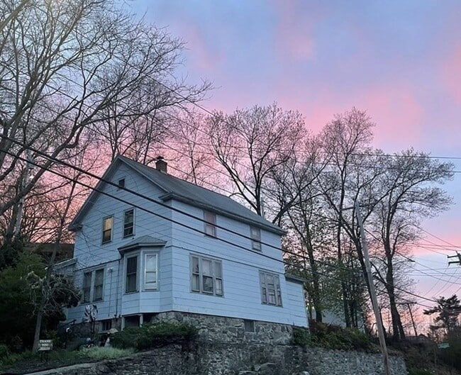 Building Photo - 1168 Grafton St