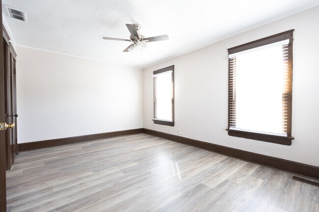 Building Photo - 1001 4th Ave