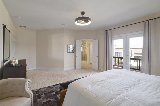 Building Photo - 5317 Gooding Dr