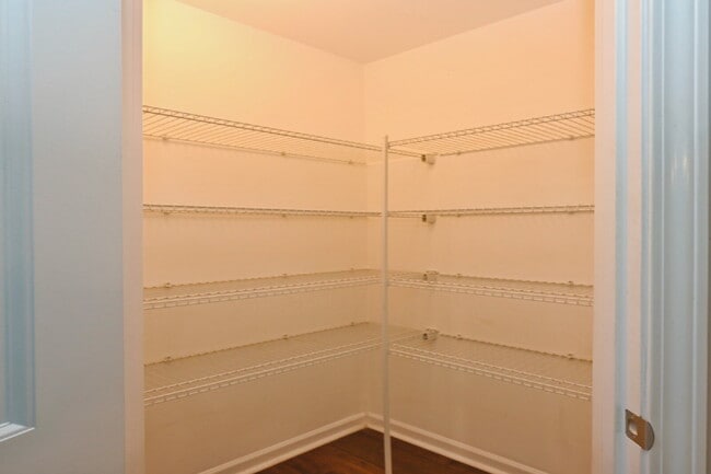 Building Photo - Minutes to Nashville! Stylish 2BR/2.5BA Goodlettsville Townhome