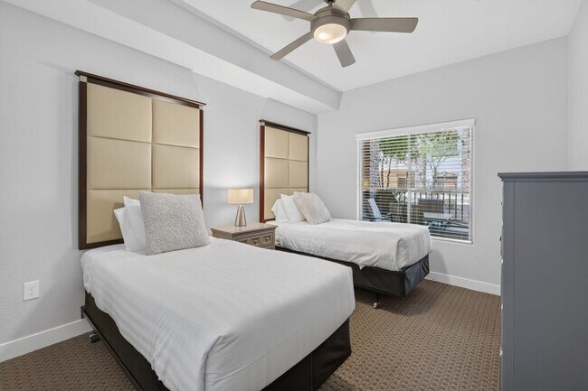Building Photo - 5350 E Deer Valley Dr