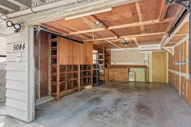 Building Photo - 5044 Sand Point Way NE