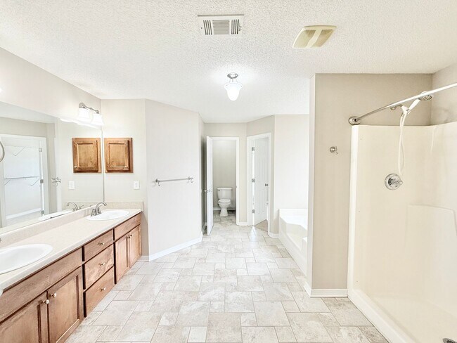 Building Photo - Spacious 4-Bedroom All Brick Home