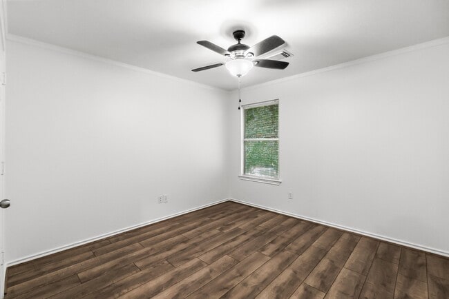 Building Photo - 302 Sentry Maple Pl