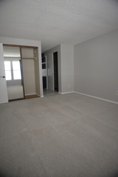 Primary Bedroom - 2862 W Long Dr
