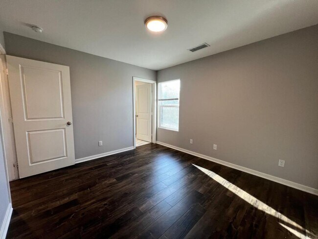 Building Photo - 13971 Weidner St