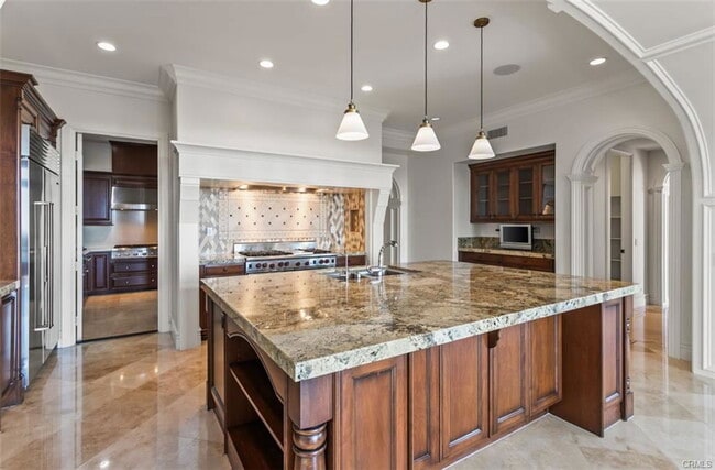 Building Photo - 8 Whalers Bluff