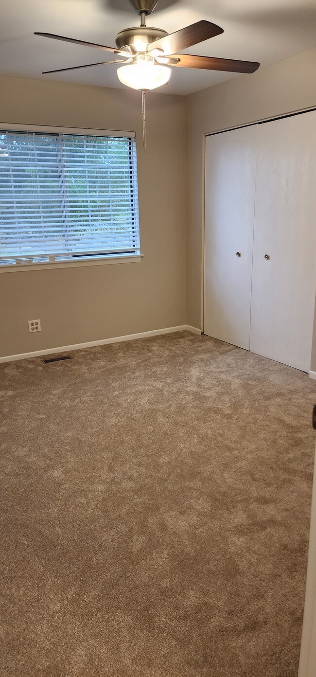 Building Photo - 1911 Windsong Dr