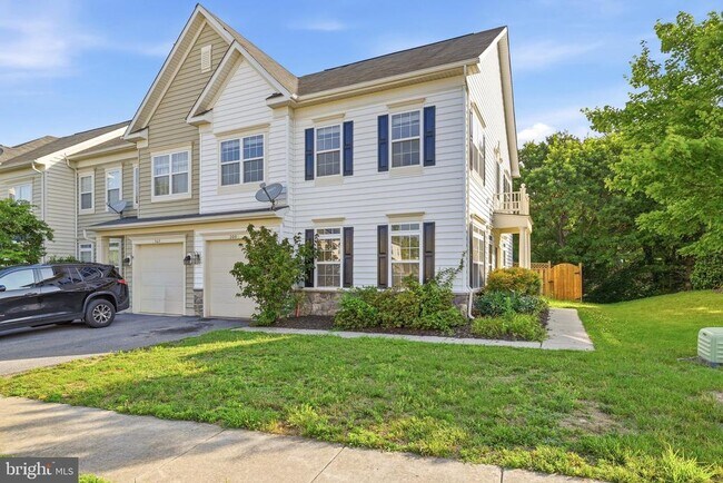 Building Photo - 300 Kintyre Ln