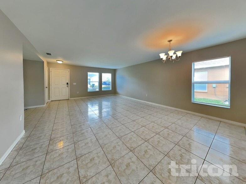 Building Photo - 2483 Brownwood Dr