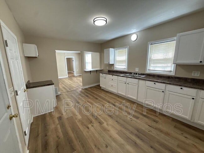 Building Photo - 2945 N 23rd St