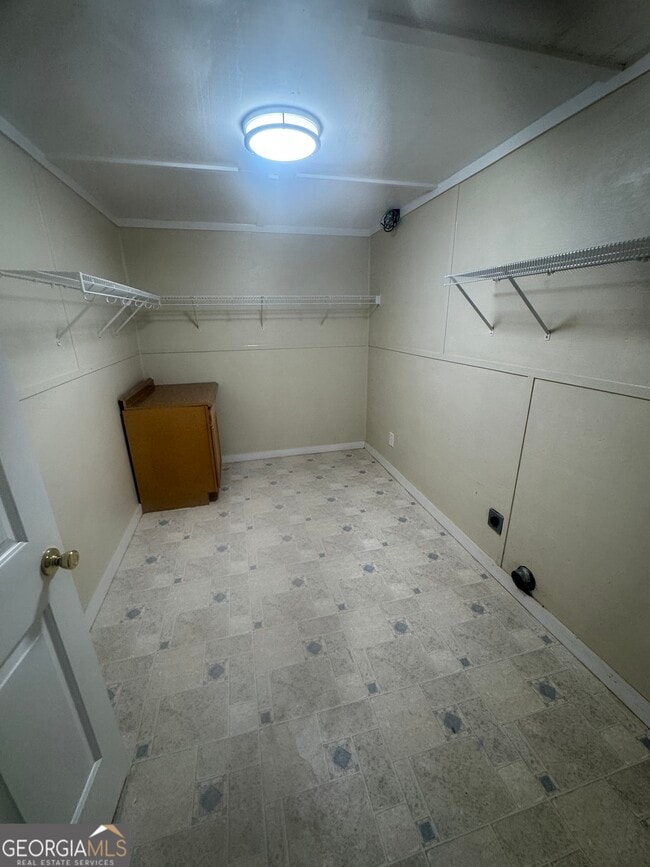 Building Photo - 735 Bearslide Hollow