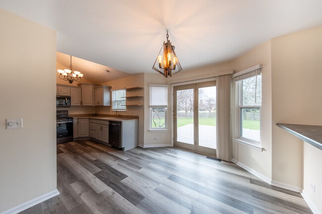 Building Photo - 135 Seton Creek Dr