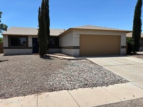 Building Photo - 1725 W Sauvignon Dr