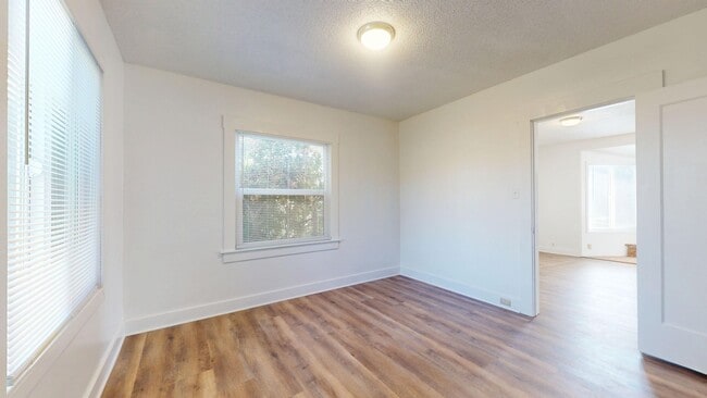 Building Photo - 2560 Fowler Ave