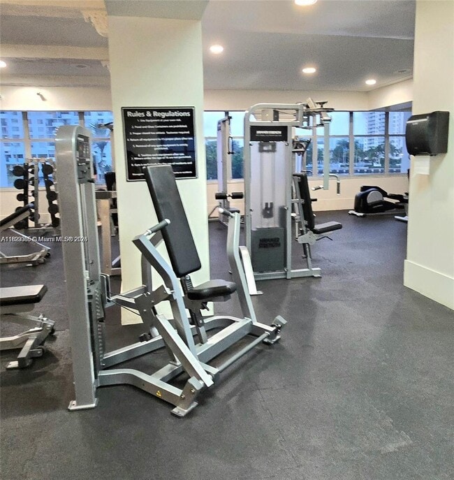 Building Photo - 18071 Biscayne Blvd