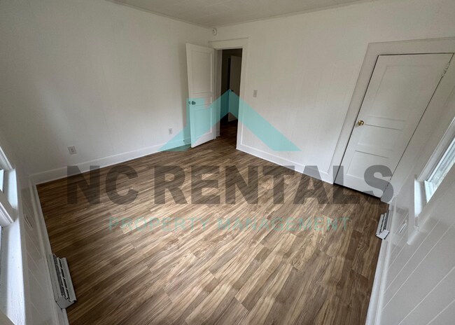 Building Photo - 2038 Saxapahaw-Bethlehem Church Rd