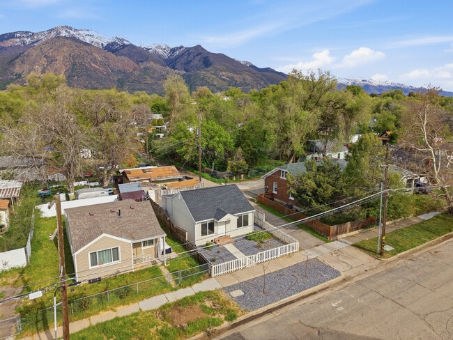 Building Photo - 3022 Jefferson Ave
