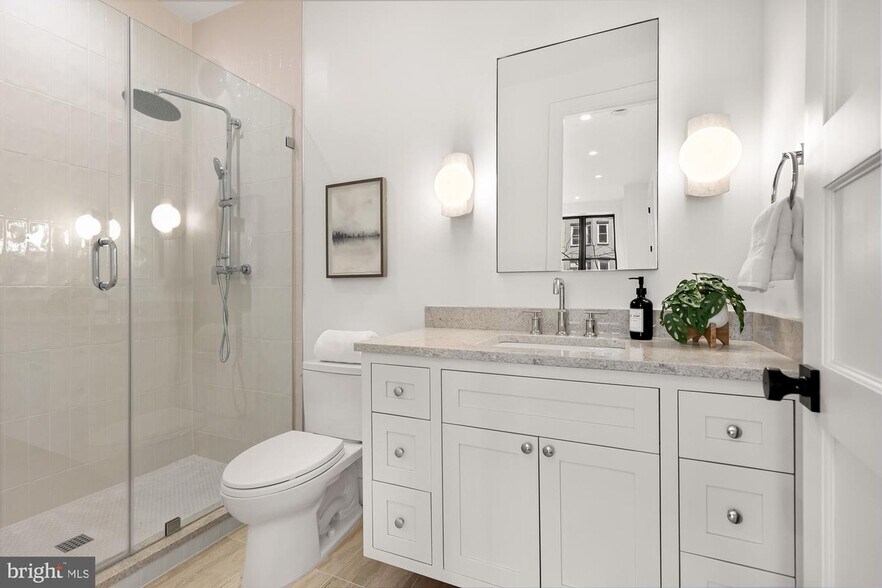 2nd Bed, Bath - 70 Q St NW