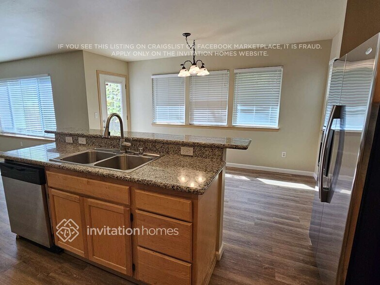 Building Photo - 206 66th Ave Ct E