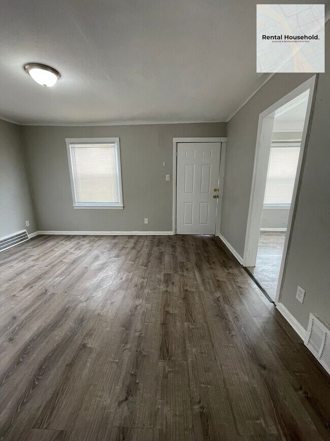 Building Photo - Newly Renovated 3-Bedroom Bungalow