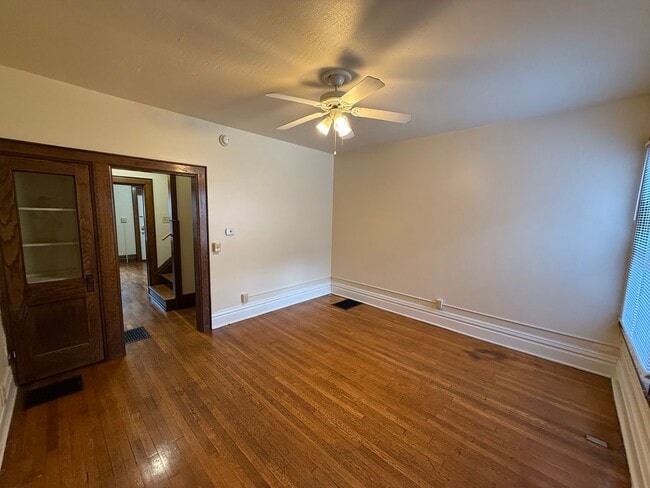 Building Photo - 2112-2120 Indianola Ave.