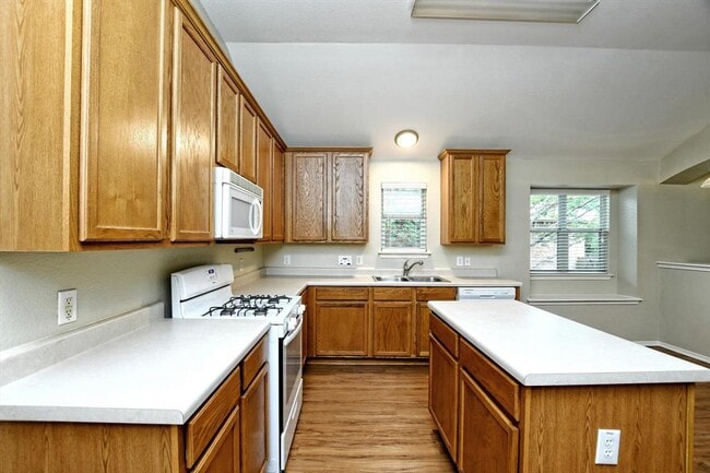 Building Photo - 104 Windmill Cir