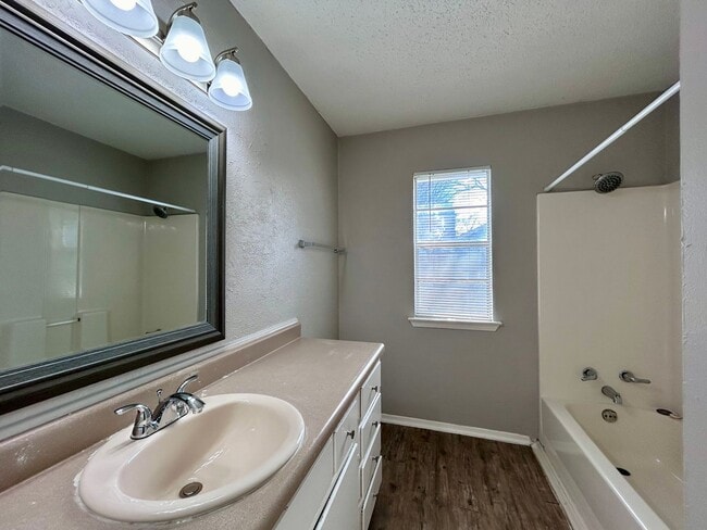 Building Photo - 10409 Golden Meadow Dr