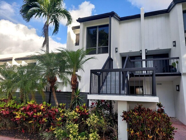 Building Photo - 3309 Bridgewood Dr