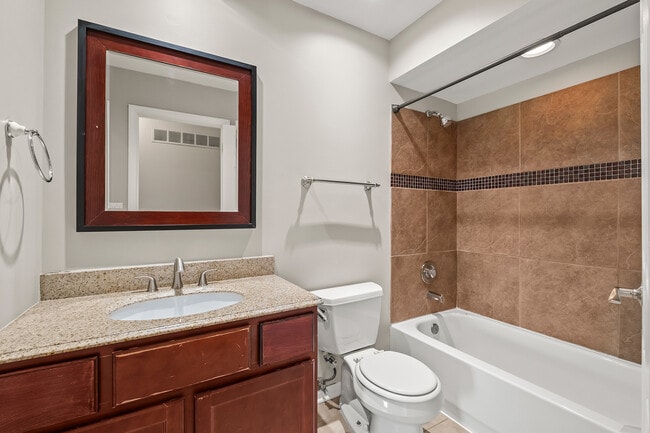 Building Photo - 7918 Knottingham Cir