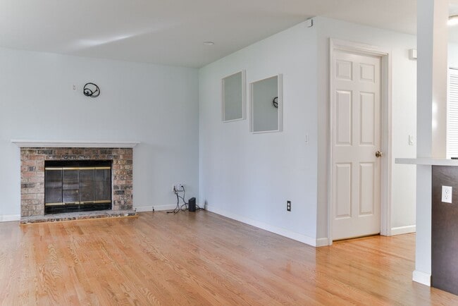 Building Photo - Charming 3 Bedroom Home in Klahanie | Issaquah Schools