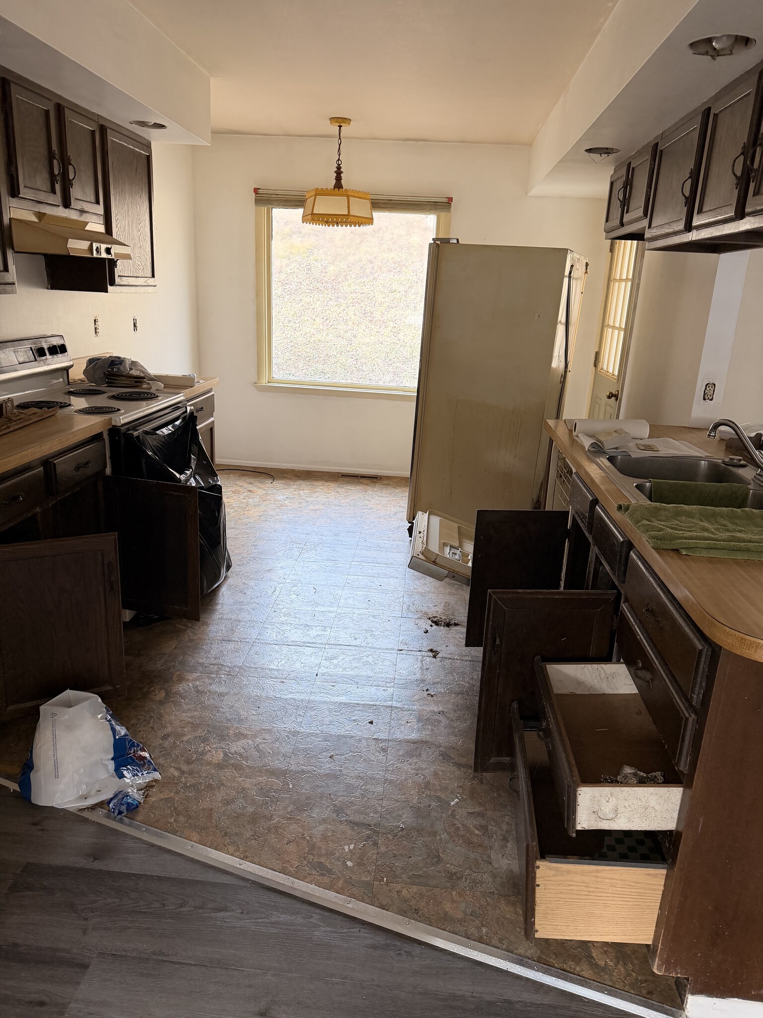 Building Photo - 1 Sylvan Spring Dr