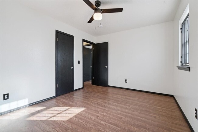 Building Photo - 1420 NE 8th St