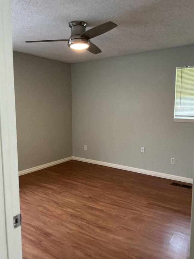 Building Photo - NOW AVAILABLE!  COME SEE ME!! CLAIM ME FIR...