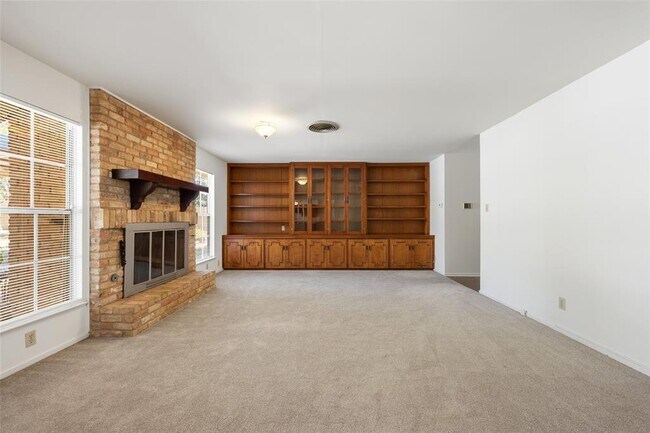 Building Photo - 6706 Willamette Dr