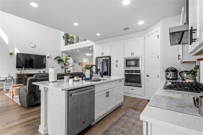 Building Photo - 2232 Nightjar Song Dr