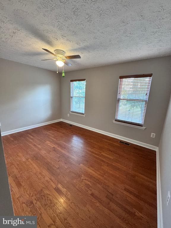 Building Photo - 915 Cypress Point Cir