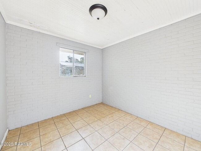 Building Photo - 704 13th St