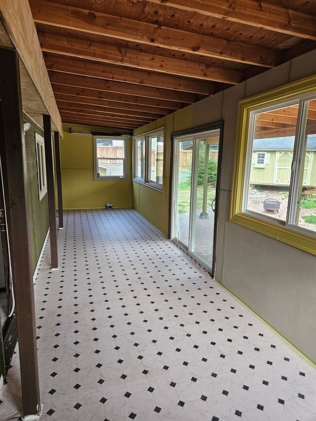Building Photo - 2Bd/2Ba Maple Valley Home