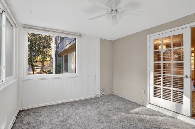 Building Photo - 80 Montre Square NW