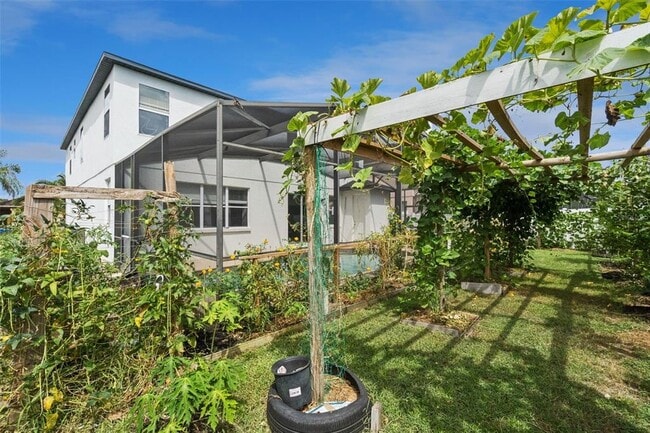 Building Photo - 1002 Belvoir Dr