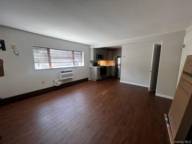 Building Photo - 15 Orange Ave