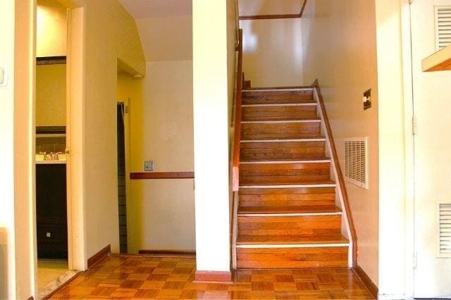 Building Photo - 806 Spinnaker Ct