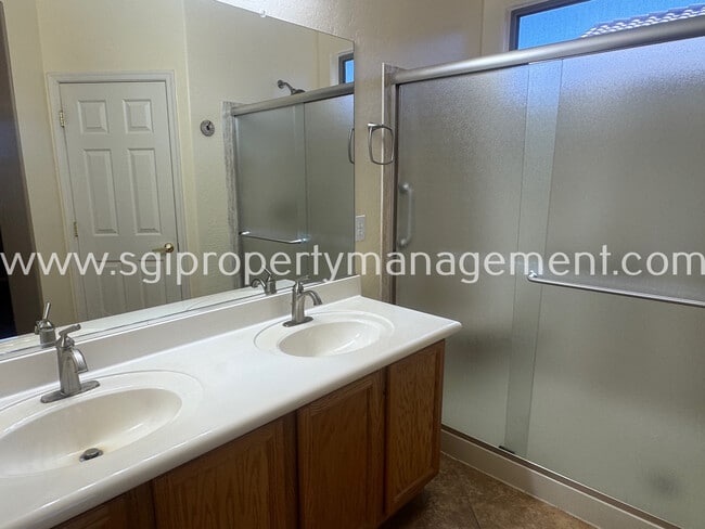 Building Photo - 39826 N Mill Creek Ct