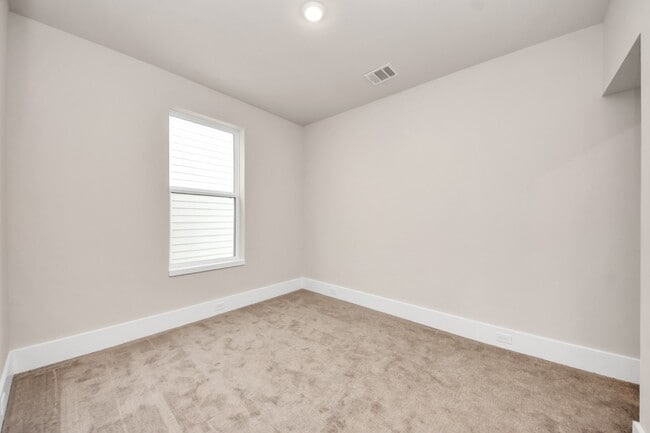 Building Photo - 783 Mansfield St