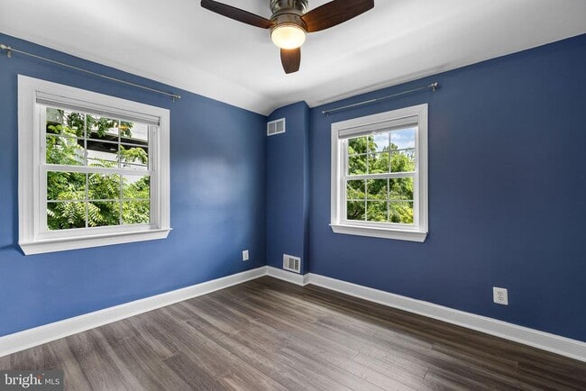 Building Photo - 2613 S Troy St