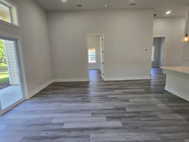 Building Photo - Newer Construction- 3 bed 2 bath Patio Home on the Golf Course – Turkey Creek