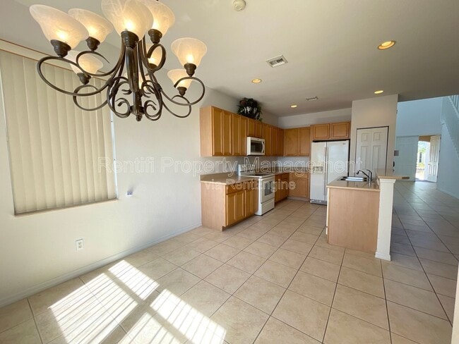 Building Photo - 17038 Tremont St