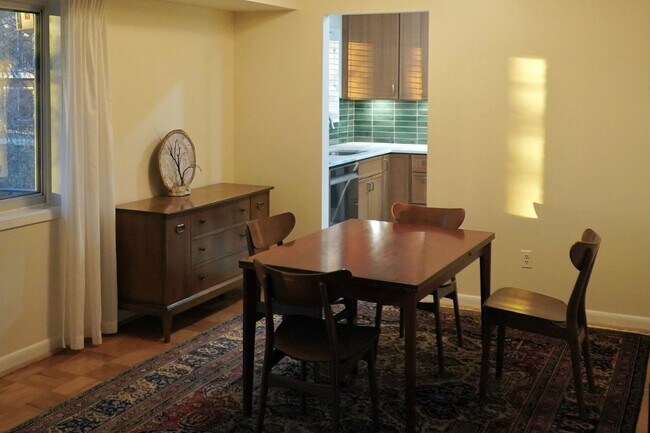 Building Photo - Stunning 2-Bed, 2-Bath Condo in Award-Winning Parkside Community!