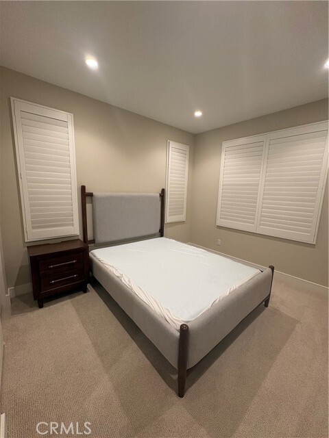 Building Photo - 125 Sabbia